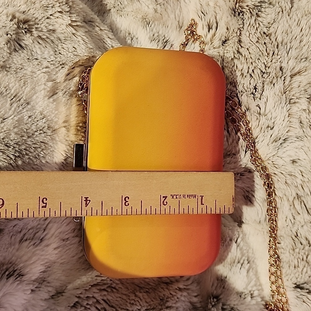 Escada hard shell clutch bag removable chain shoulder strap good condition - Picture 5 of 8